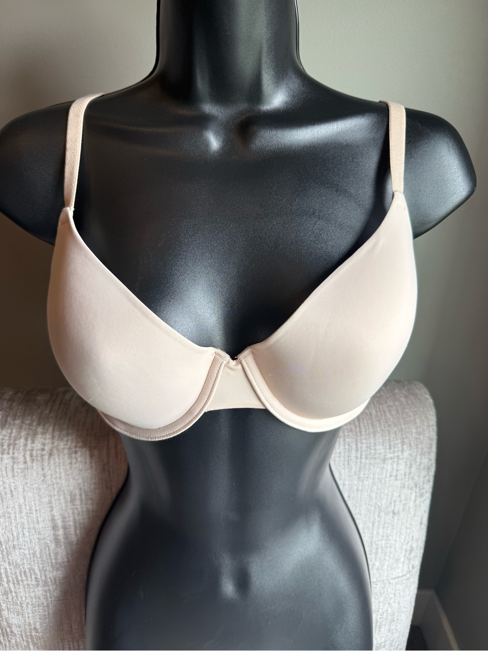 Victoria’s Secret Wear Everywhere Lightly Lined Light Nude T-Shirt Bra